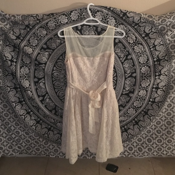 Dress - Picture 2 of 2