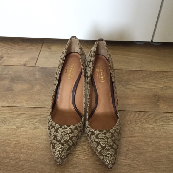 COACH heels size 6
