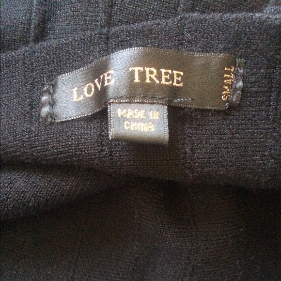 Black Mini Scalloped Skirt - Picture 3 of 4