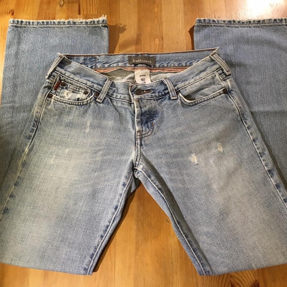 ⚡️LAST CHANCE⚡️Hollister Distressed Bootcut Jeans