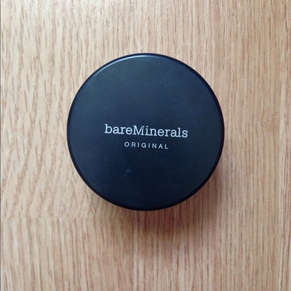 bareMinerals powder in medium beige