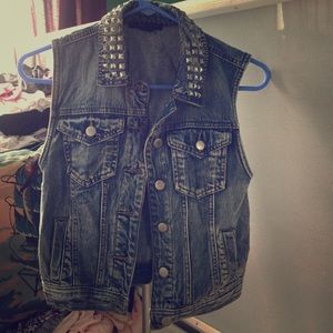 Lightwash short sleeve denim jacket