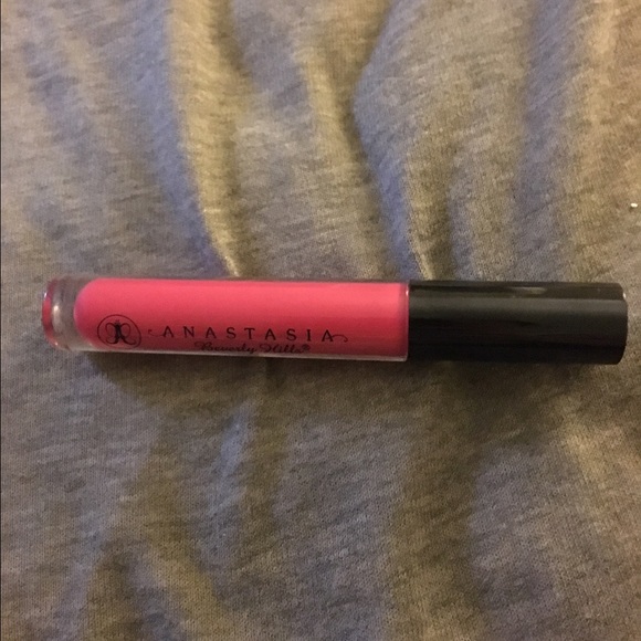Anastasia Beverly Hills petal lip gloss