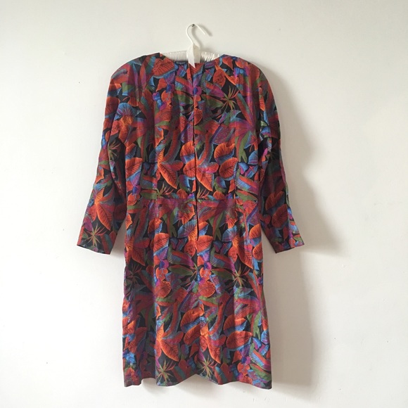 Beautiful Patterned Dress - Picture 2 of 3