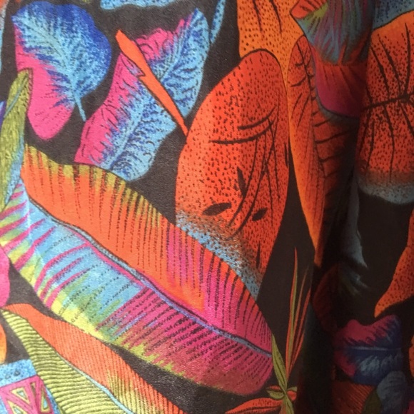 Beautiful Patterned Dress - Picture 3 of 3