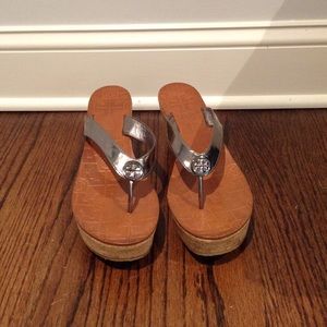 Tory burch wedge thongs. Gunmetal silver