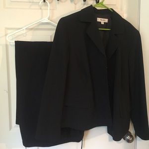 Jones NY pant suit, sz 18W, black