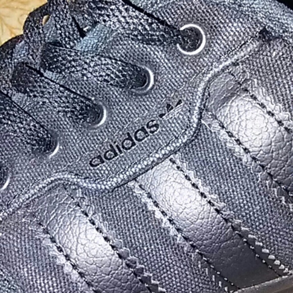 Shoes - Picture 2 of 4