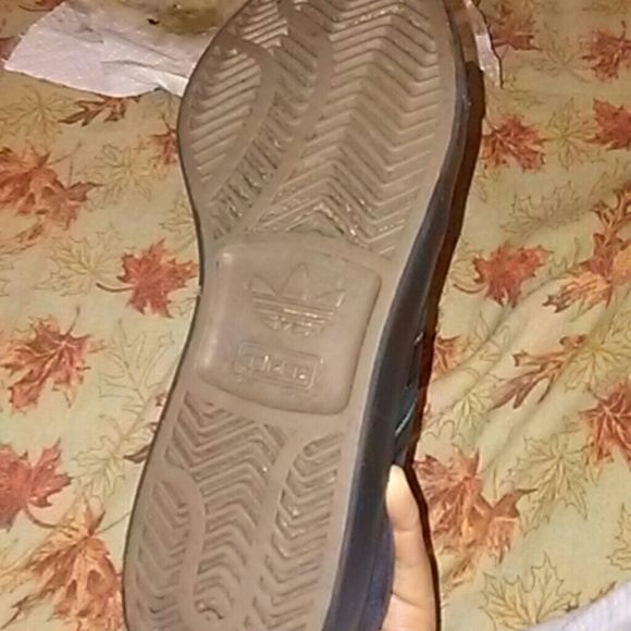 Shoes - Picture 4 of 4