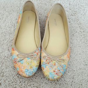 Colorful Wanted Flats