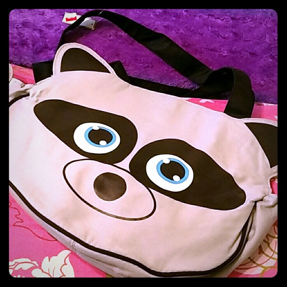 *NWT* Fun Snap Grey Raccoon Purse