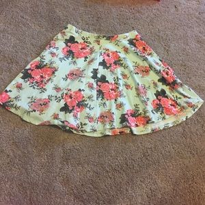 XS LA Hearts skirt from Pacsun