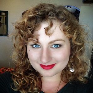 Meet your Posher, Carolina