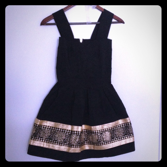 Black and Gold Ribbed and Stretchy Dress