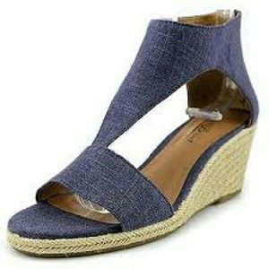 New without box Denim Lucky brand wedges