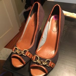 Tommy Hilfiger Wedges Size 8-1/2