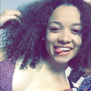 Meet your Posher, Lauryn