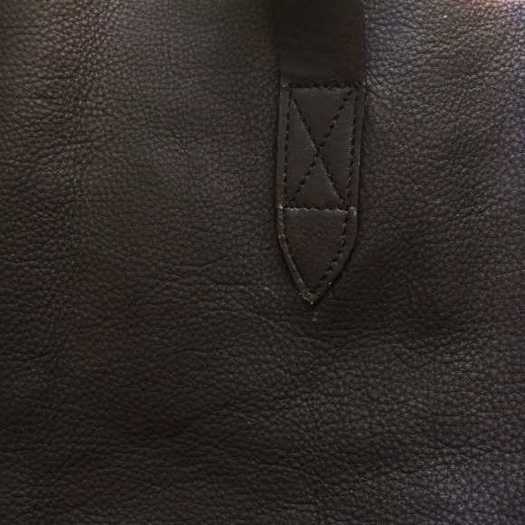 /SOLD OUT/Genuine Leather Black Tote - Picture 3 of 4