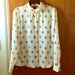 H&M adorable butterfly print button down blouse