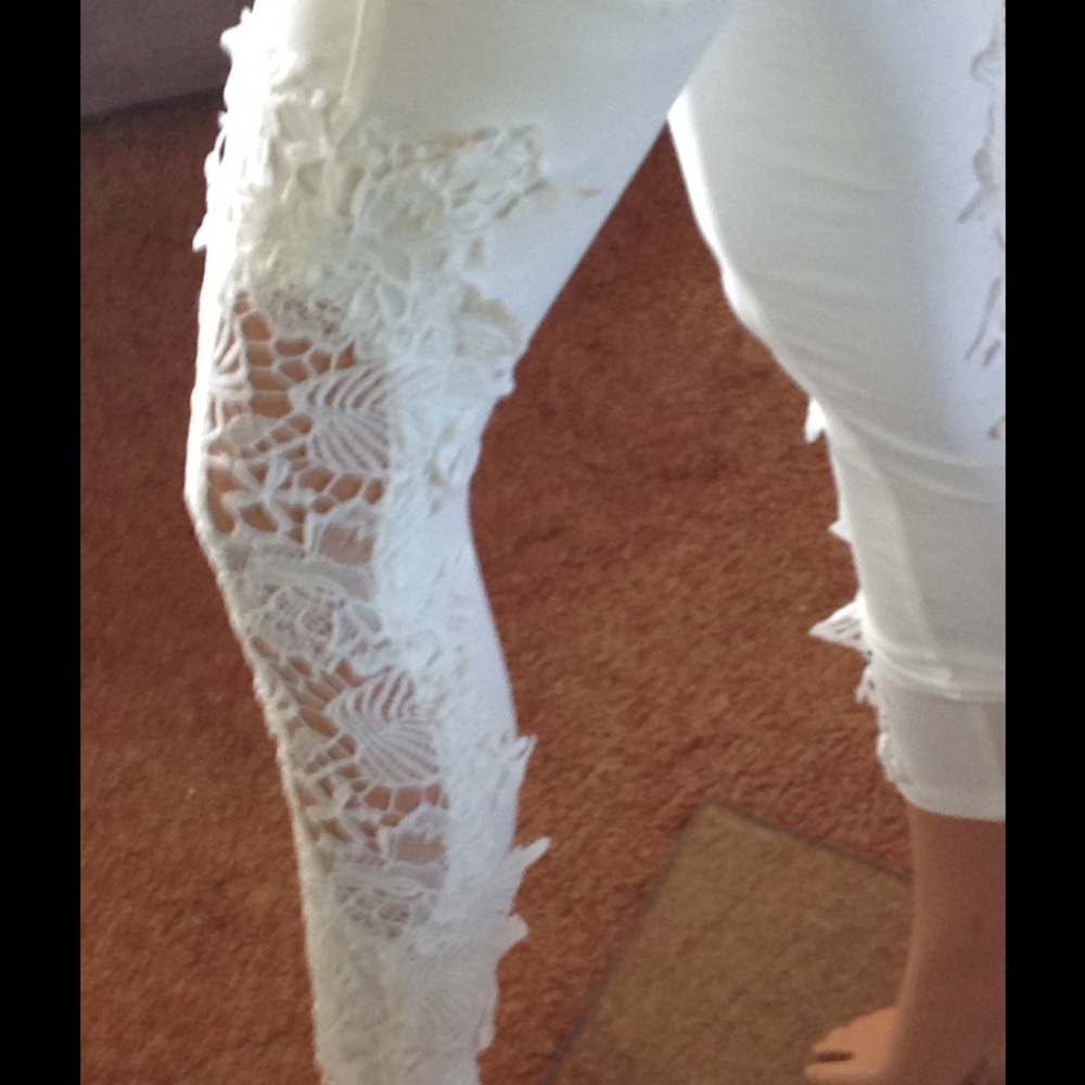 Lace leggings white