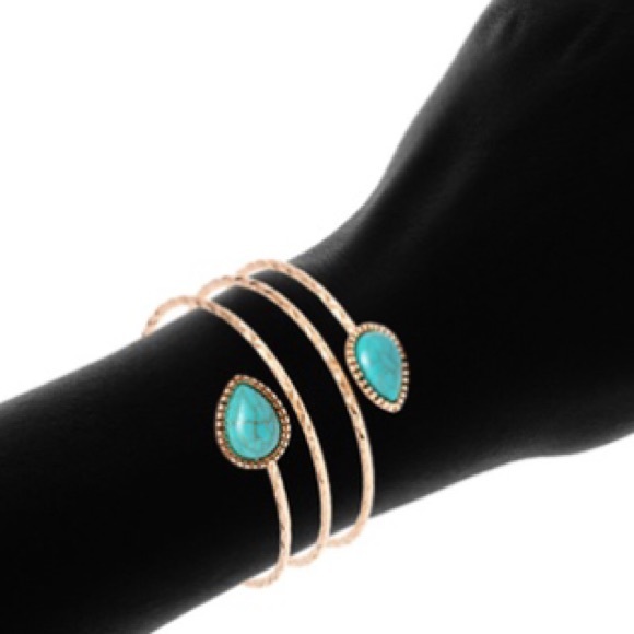 NWOT Pear Cut Turquoise Wrap Bracelet - Picture 2 of 4