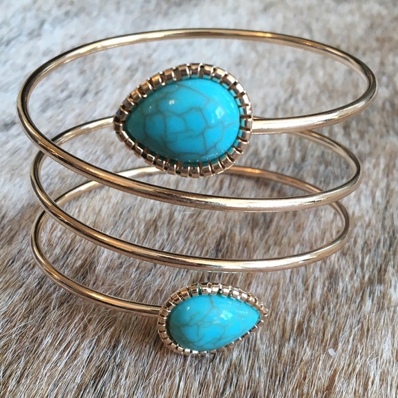 NWOT Pear Cut Turquoise Wrap Bracelet - Picture 3 of 4