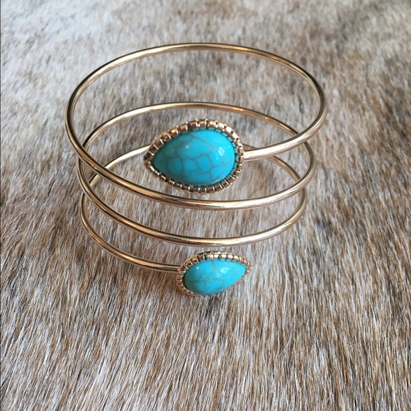 NWOT Pear Cut Turquoise Wrap Bracelet - Picture 4 of 4