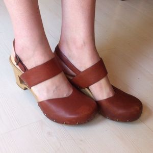 Dansko Thea Slingback Clogs- Brown-Size 40