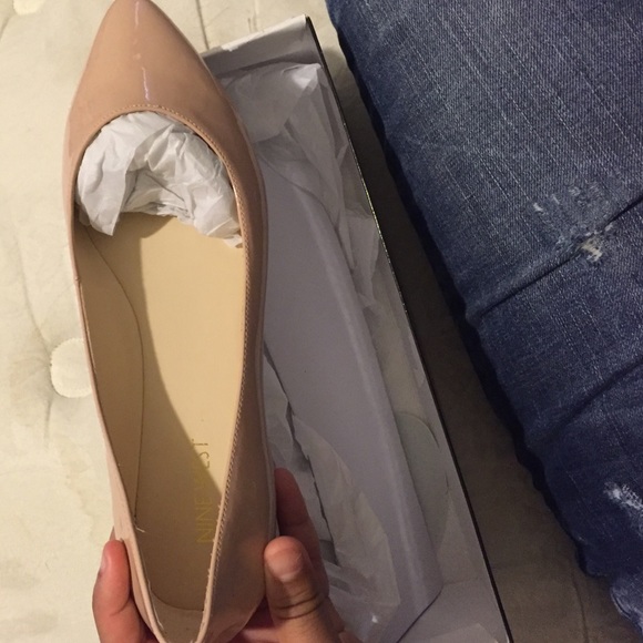 Flats - Picture 2 of 4