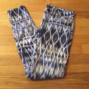 GUESS Skinny Printed Jegging