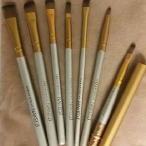 7 pc Urban Decay make up brushes