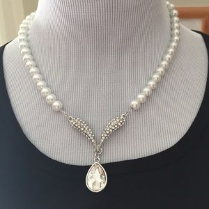 ⚡️Sale!👑Pearls and rhinestones statement necklace