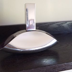 Calvin Klein Euphoria 3.4 oz perfume w/ body cream