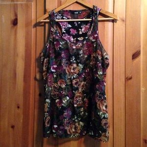 Adorable sleeveless blouse