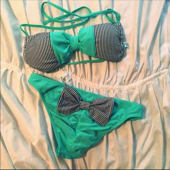 Bikini - Picture 2 of 4