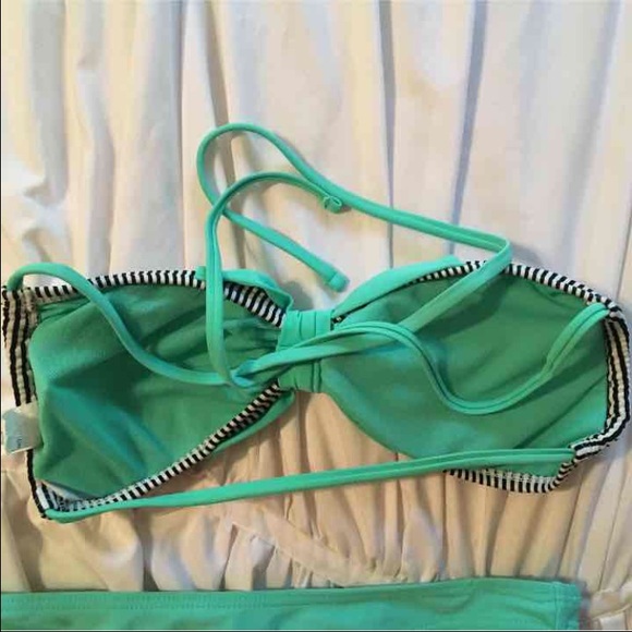 Bikini - Picture 3 of 4