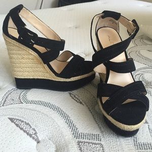 Aldo black wedges