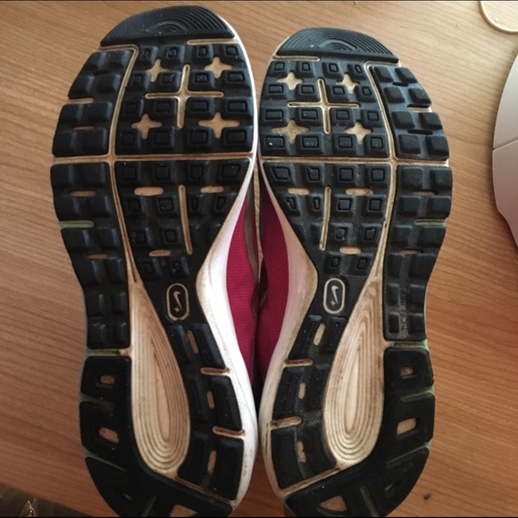 Nike Running/Training Shoes - Picture 3 of 4