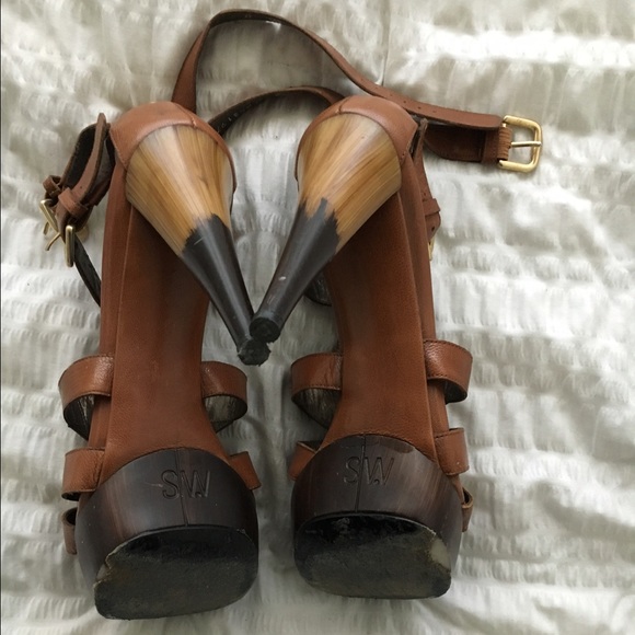 Stuart Weitzman Leather ankle strap heel - Picture 4 of 4