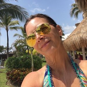 Meet your Posher, Debra