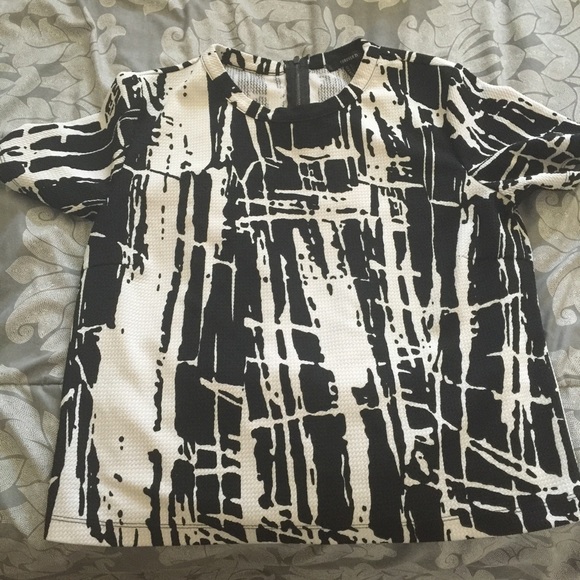 Cute Black and White top