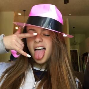 Meet your Posher, Adrianna