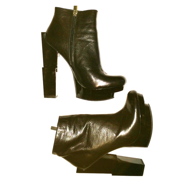 COOL SQUARE Stacked glossy heel leather boots