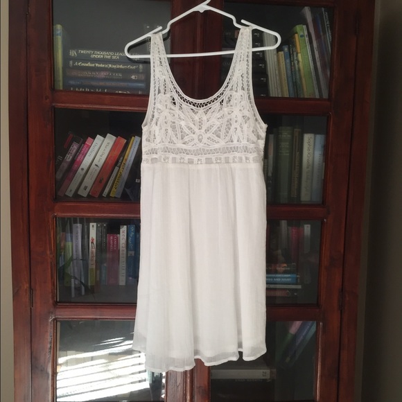 white lace dress > flying tomato