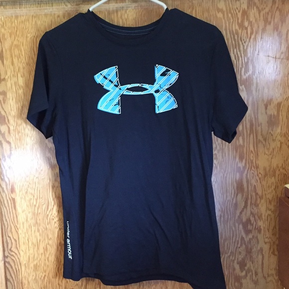 Under armour loose fit top.