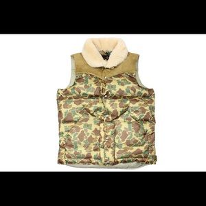 Penfield Camouflage Shearling Collar Down Vest