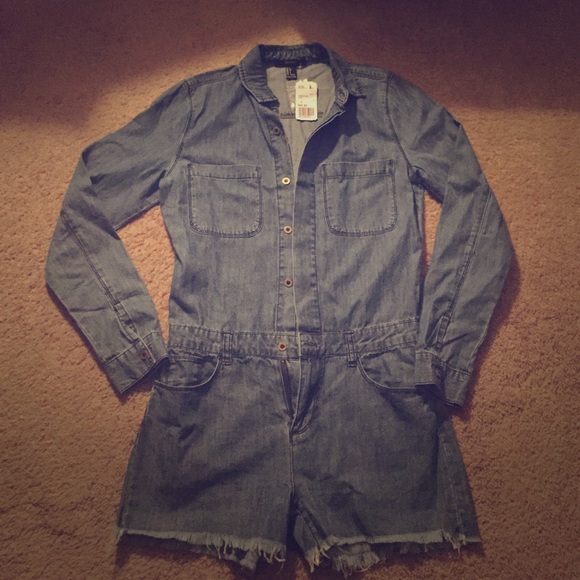 🎉HP🎉    😎 NWT F21 Denim Shorts Jumpsuit!👖