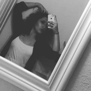 Meet your Posher, Dana