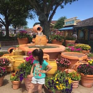 Meet your Posher, Lola