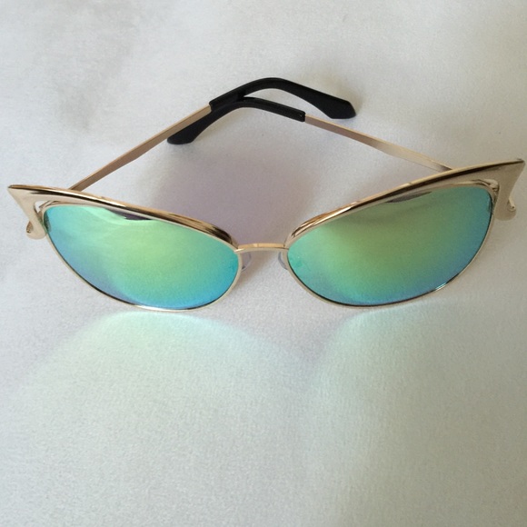 Cat Eye Sunglasses. Price firm. - Picture 2 of 4